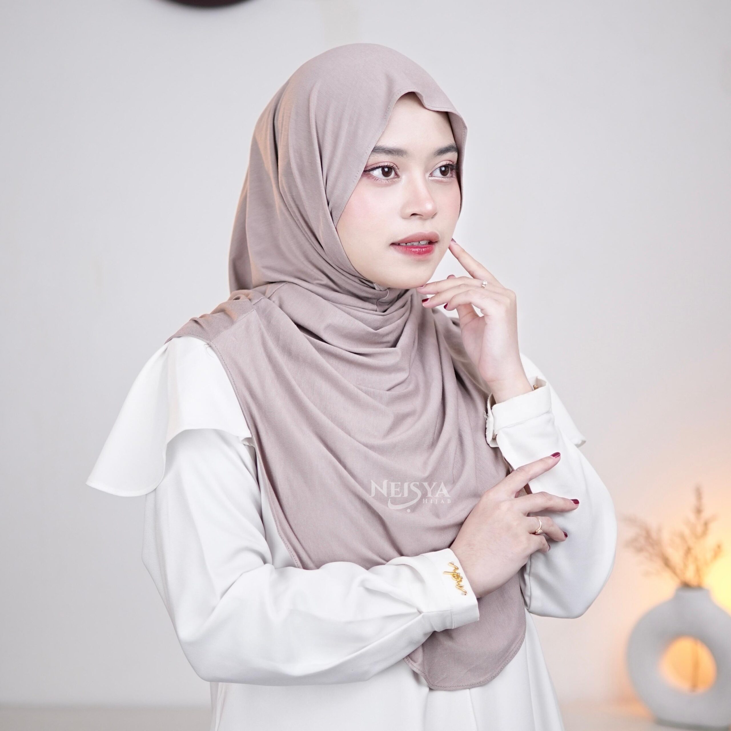 Neisya Hijab - Hijab Eliza Size L Rayon Meleyot Premium