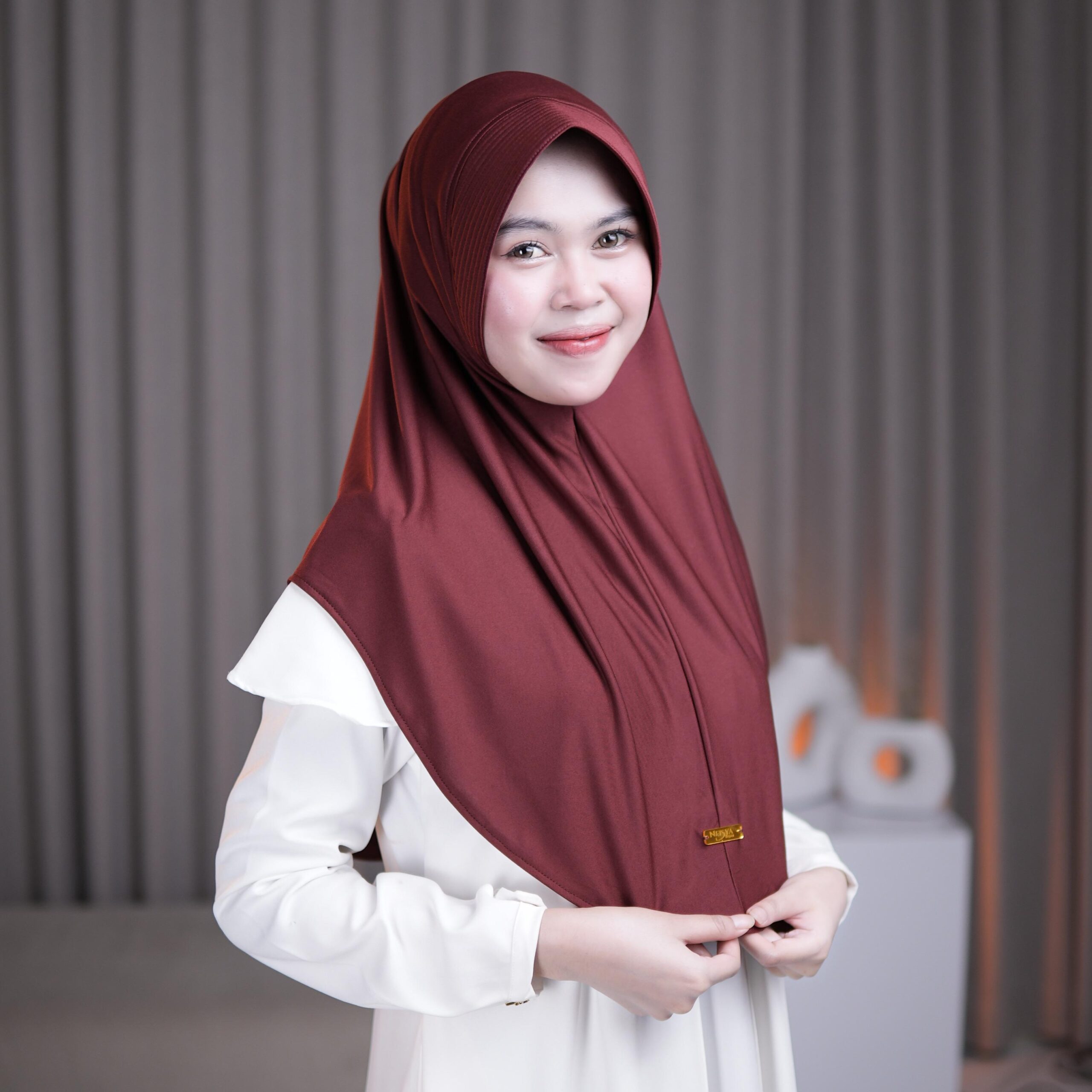 Neisya Hijab - Size M Shreya Pet Hijab Muslim kerudung simple /  Hijab Instan Bergo Daily