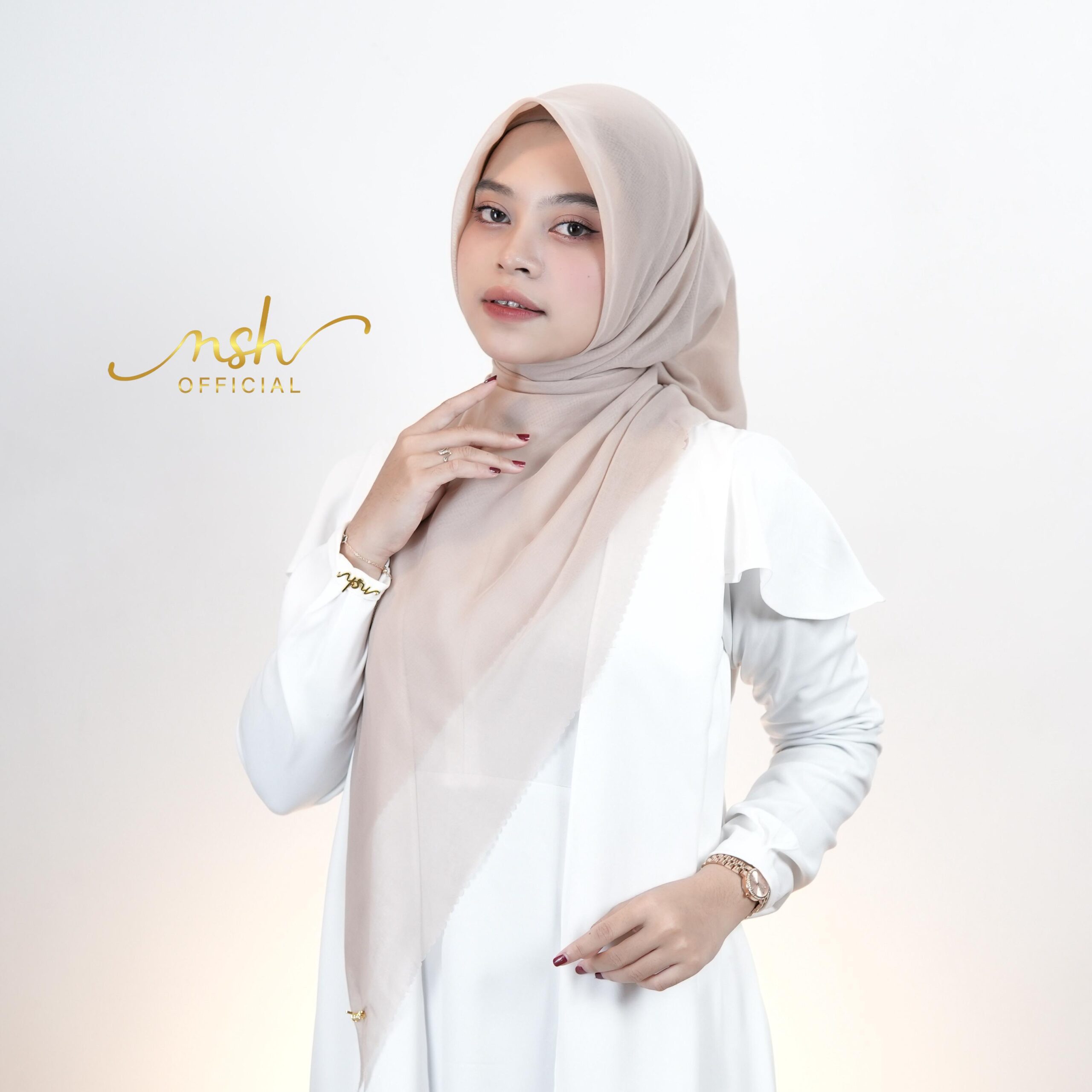 Neisya Hijab Square Daisy Paris Japan Laser Cut Bahan Nyaman Dipakai
