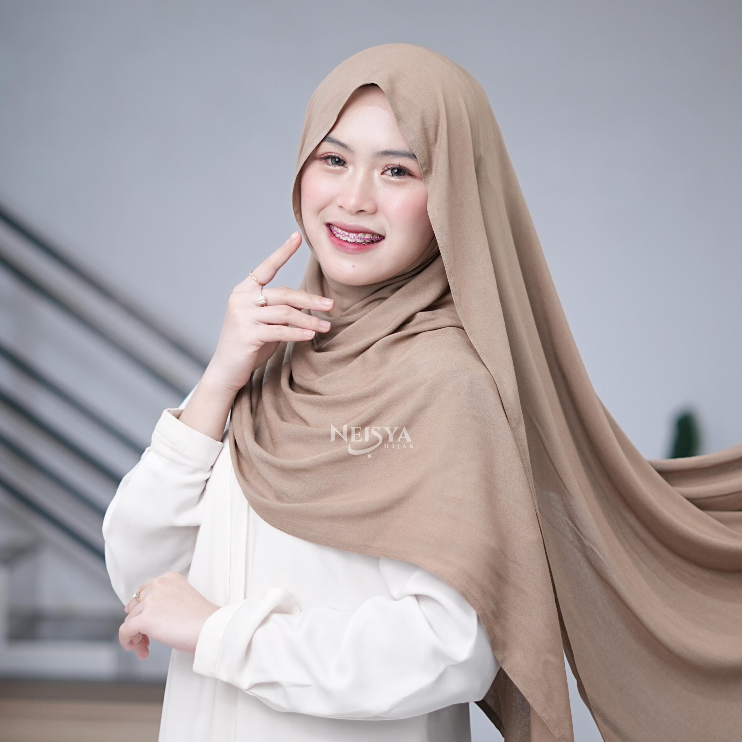Neisya Hijab - Pashmina Viscose Clara Flowy dan Lembut | Jilbab Muslim Wanita